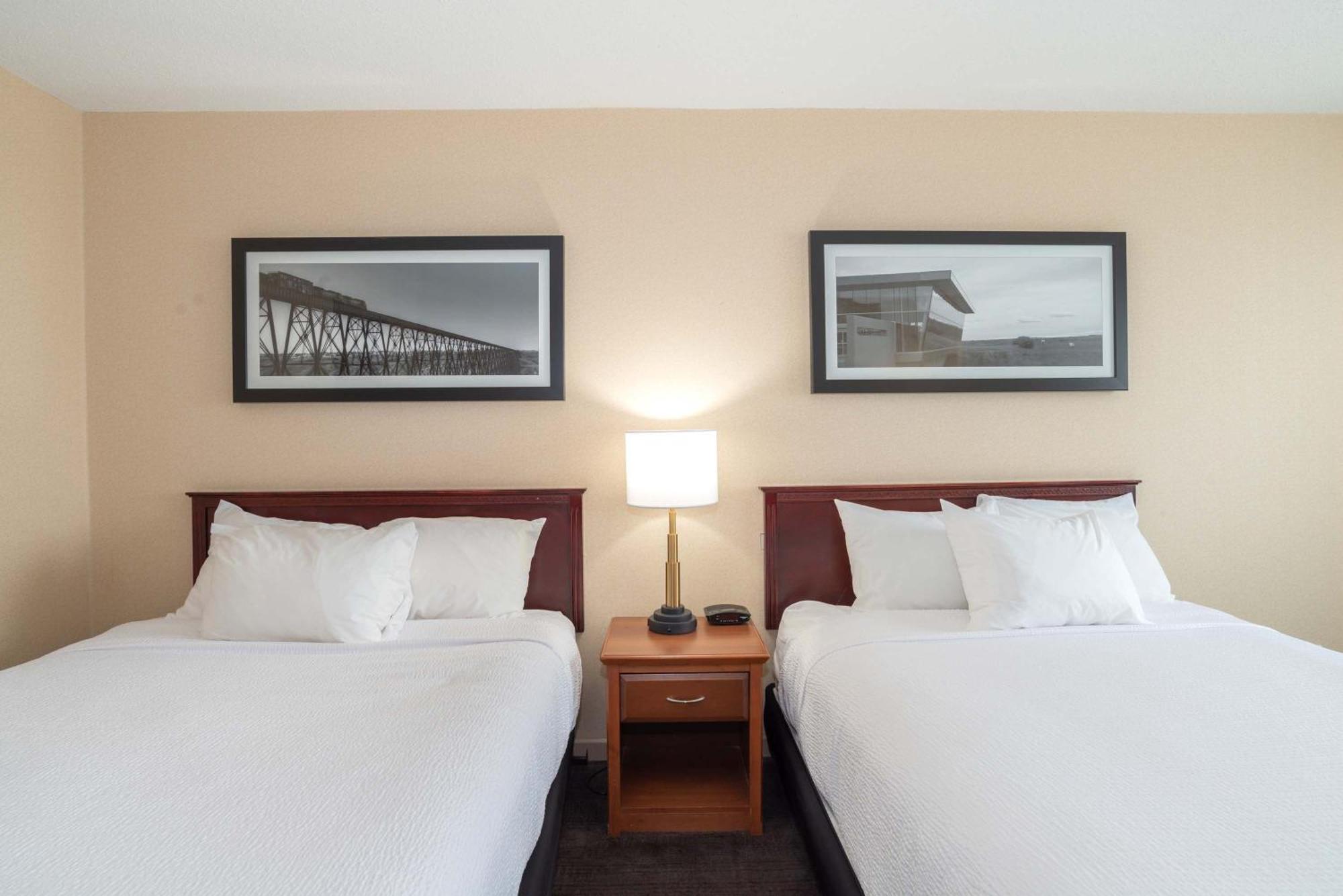 Sandman Hotel Lethbridge Exterior photo